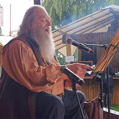 Samstag, 2. August 2025, KrähenFee-Convention – Festival der Phantasie, Burg Linn, Krefeld: Lesung/Buchvorstellung mit Musik: Oswald von Wolkenstein zum 580. Todestag (2.8.1445) – mit Engagement beim Singen und Lesen