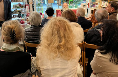 21.4.26, Lindwurm Buchladen Mannheim:
Lesung mit Live-Musik aus &raquo;Roter Mund und wundes Herz&laquo;