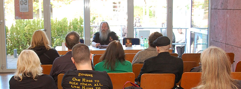 Lesung aus dem Roman »Roter Mund und wundes Herz«, BuCon, Dreieich 18.10.2025 Lesung aus dem Roman »Roter Mund und wundes Herz«, BuCon, Dreieich 18.10.2025